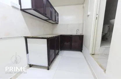 شقة - 2 غرف نوم - 2 حمامات للايجار في بناية المرور - شارع سلطان بن زايد الاول - منطقة المرور - أبوظبي