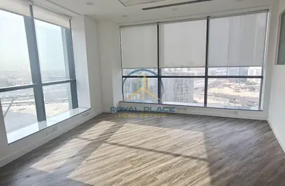 Office Space - Studio - 1 Bathroom for rent in The Regal Tower - Business Bay - Dubai
