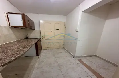 Apartment - 1 Bathroom for rent in Al Falah Tower - Muroor Area - Abu Dhabi