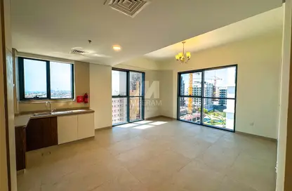 Apartment - 1 Bedroom - 2 Bathrooms for rent in Jumeirah Garden City - Al Satwa - Dubai