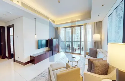 Living Room image for: Apartment - 1 Bedroom - 1 Bathroom for sale in Burj Lake Hotel - The Address DownTown - Downtown Dubai - Dubai, Image 1
