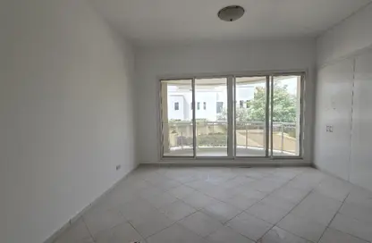 Villa - 4 Bedrooms - 5 Bathrooms for rent in Jumeirah 1 Villas - Jumeirah 1 - Jumeirah - Dubai