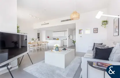 Apartment - 2 Bedrooms - 2 Bathrooms for rent in Rimal 6 - Rimal - Jumeirah Beach Residence - Dubai