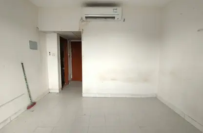 Apartment - Studio - 1 Bathroom for rent in Al Shamsi 1 - Muwaileh Commercial - Sharjah