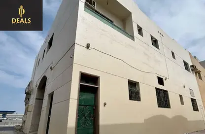 عمارة بالكامل - 8 غرف نوم - 8 حمامات للبيع في مبنى مويلح - مويلح - الشارقة