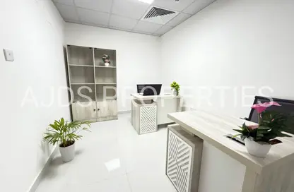 Office Space - Studio - 1 Bathroom for rent in Silver Home Building - Hor Al Anz - Deira - Dubai