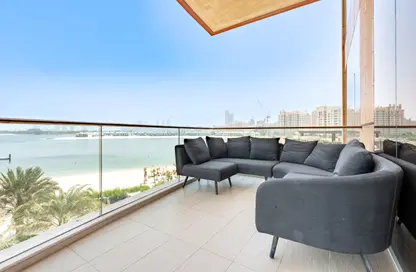 Apartment - 3 Bedrooms - 3 Bathrooms for rent in Tiara Residences - Palm Jumeirah - Dubai