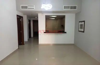 صورة لـ استقبال / بهو شقة - غرفة نوم - 2 حمامات للايجار في ترافلغار سينترال - منطقة مركز الأعمال - المدينة الدولية - دبي ، صورة رقم 1