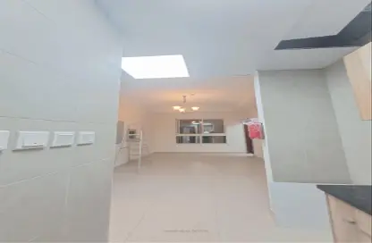 Apartment - 2 Bedrooms - 3 Bathrooms for rent in Al Muteena - Deira - Dubai