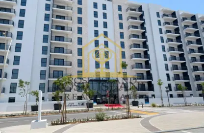 Apartment - 2 Bedrooms - 2 Bathrooms for sale in Waters Edge - Yas Island - Abu Dhabi