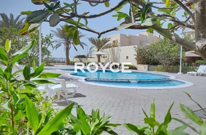 Villa - 4 Bedrooms - 5 Bathrooms for rent in Jumeirah 1 Villas - Jumeirah 1 - Jumeirah - Dubai