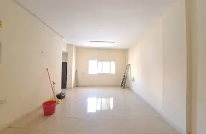 شقة - غرفة نوم - 1 حمام للايجار في بو تينة - الشرق - الشارقة
