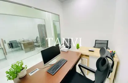 Office Space - Studio - 1 Bathroom for rent in Red Avenue - Al Garhoud - Dubai