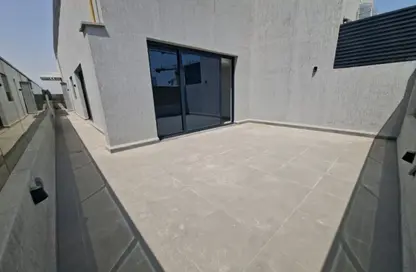 Apartment - 3 Bedrooms - 4 Bathrooms for rent in Jumeirah Garden City - Al Satwa - Dubai