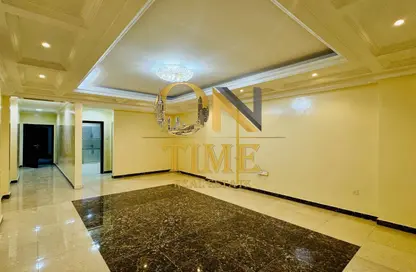 Office Space - Studio - 3 Bathrooms for rent in Al Rashidiya Towers - Al Rashidiya - Ajman Downtown - Ajman