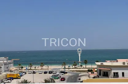 Apartment - 3 Bedrooms - 5 Bathrooms for rent in Umm Suqeim 2 - Umm Suqeim - Dubai