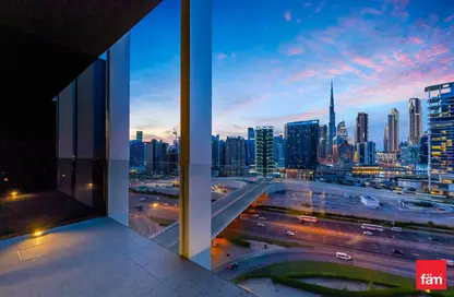 شقة - 1 حمام للايجار في رأسًا على عقب - الخليج التجاري - دبي