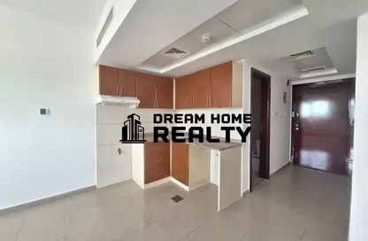 Apartment - Studio - 1 Bathroom for rent in Al Khan Corniche - Al Khan - Sharjah