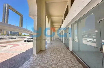 Shop - Studio - 1 Bathroom for rent in Al Karama - Dubai