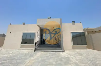 Villa - 3 Bedrooms - 5 Bathrooms for rent in Al Qusaidat - Ras Al Khaimah