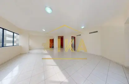 Apartment - 4 Bedrooms - 5 Bathrooms for rent in Golden Sands 4 - Mankhool - Bur Dubai - Dubai