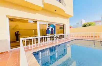 Villa - 5 Bedrooms - 6 Bathrooms for rent in Jumeirah 1 Villas - Jumeirah 1 - Jumeirah - Dubai