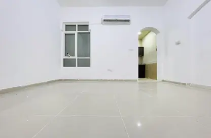 شقة - 1 حمام للايجار في معسكر آل نهيان - أبوظبي