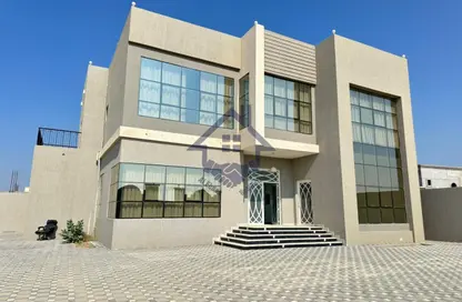 فيلا - 5 غرف نوم - 6 حمامات للايجار في الرفاع - رأس الخيمة