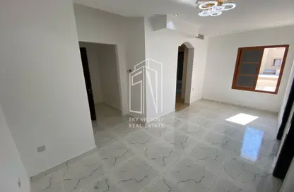 Apartment - 2 Bedrooms - 1 Bathroom for rent in Al Nahyan - Abu Dhabi