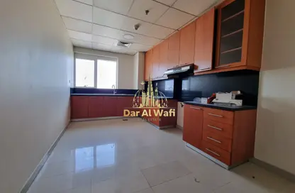 Apartment - 3 Bedrooms - 4 Bathrooms for rent in Golden Sands Tower - Al Nahda - Sharjah