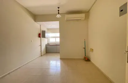 Apartment - Studio - 4 Bathrooms for rent in Fire Station Road - Muwaileh - Sharjah