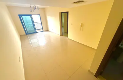 Apartment - 2 Bedrooms - 3 Bathrooms for rent in Muwaileh 29 Building - Muwaileh - Sharjah