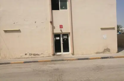 سكن الموظفين - استوديو - 8 حمامات للايجار في المنطقة الصناعية رقم 3 - المنطقة الصناعية بالشارقة - الشارقة