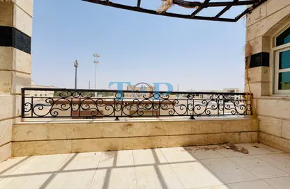 شقة - 3 غرف نوم - 3 حمامات للايجار في بيدا بن عمار - اشارج - العين