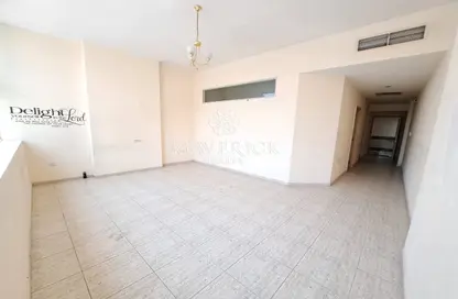 Empty Room image for: Apartment - 1 Bedroom - 1 Bathroom for rent in Al Majaz 2 - Al Majaz - Sharjah, Image 1