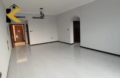 شقة - 2 غرف نوم - 3 حمامات للايجار في 3 المويهات - المويهات - عجمان