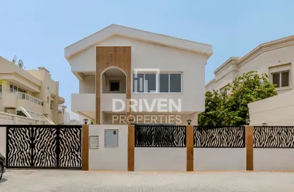 Villa - 4 Bedrooms - 5 Bathrooms for rent in Jumeirah 2 Villas - Jumeirah 2 - Jumeirah - Dubai