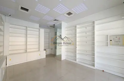 Shop - Studio - 1 Bathroom for rent in Muwaileh 3 Building - Muwaileh - Sharjah