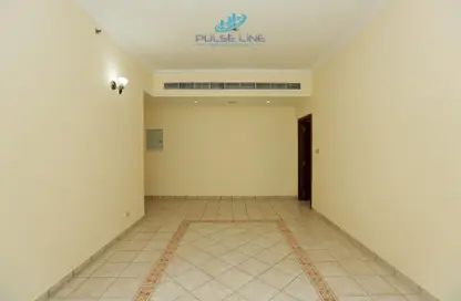 شقة - غرفة نوم - 2 حمامات للايجار في مبنى افنان - منخول - بر دبي - دبي