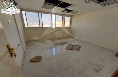 Empty Room image for: Office Space - Studio - 1 Bathroom for rent in Hai Al Murabbaa - Central District - Al Ain, Image 1