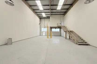 Warehouse - Studio - 2 Bathrooms for rent in Jebel Ali Industrial 1 - Jebel Ali Industrial - Jebel Ali - Dubai