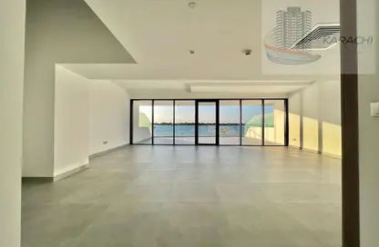 Empty Room image for: Apartment - 4 Bedrooms - 6 Bathrooms for rent in Al Sail Tower - Al Dana - Al Raha Beach - Abu Dhabi, Image 1