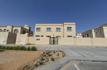 Villa - 4 Bedrooms - 5 Bathrooms for rent in Mohamed Bin Zayed Centre - Mohamed Bin Zayed City - Abu Dhabi
