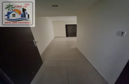 Apartment - 2 Bedrooms - 2 Bathrooms for rent in Al Khan Corniche - Al Khan - Sharjah