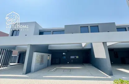 تاون هاوس - 2 غرف نوم - 4 حمامات للبيع في تلال سيتي - الشارقة