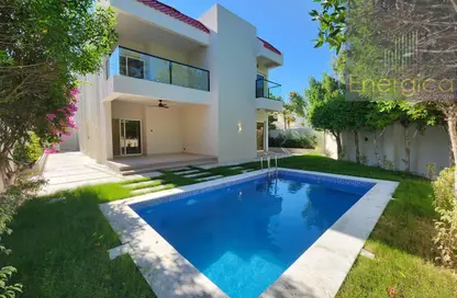 فيلا - 4 غرف نوم - 5 حمامات للايجار في فلل الجميرا 1 - جميرا 1 - الجميرا - دبي