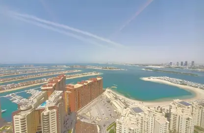Apartment - Studio - 1 Bathroom for rent in The Palm Tower - Palm Jumeirah - Dubai