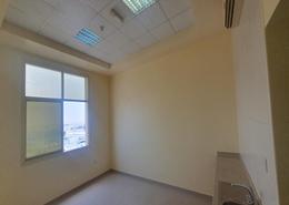 سكن الموظفين - 1 حمام للكراء في مجمع التكنولوجيا - المنطقة التجارية الحرة في رأس الخيمة - رأس الخيمة