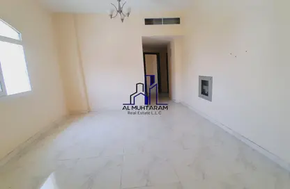 شقة - غرفة نوم - 1 حمام للايجار في بناية البطينة 9 - البطينة - الشارقة