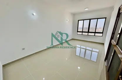 شقة - غرفة نوم - 2 حمامات للايجار في شارع المطار - أبوظبي